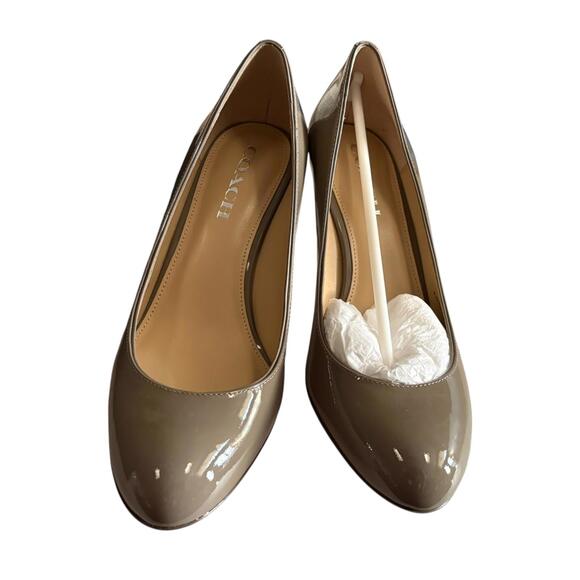 Coach Devon Patent Leather Pumps Fog Beige Women’s Size 8B Stiletto Heels - Picture 4 of 13